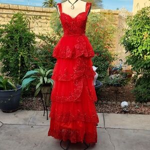 Glamorous Scarlet Lace Tiered Gown